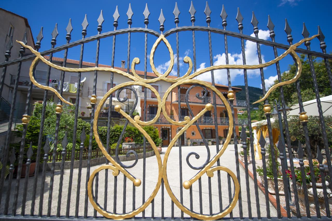B&B Il Girasole Аджерола Экстерьер фото