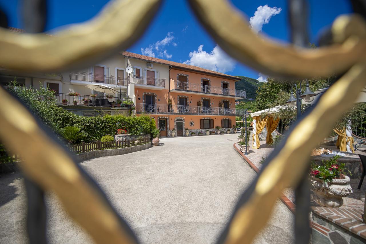 B&B Il Girasole Аджерола Экстерьер фото