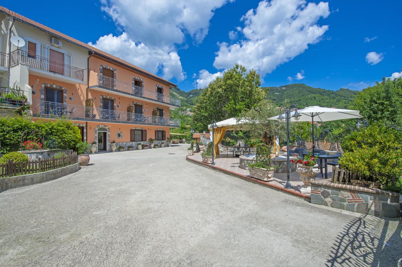 B&B Il Girasole Аджерола Экстерьер фото