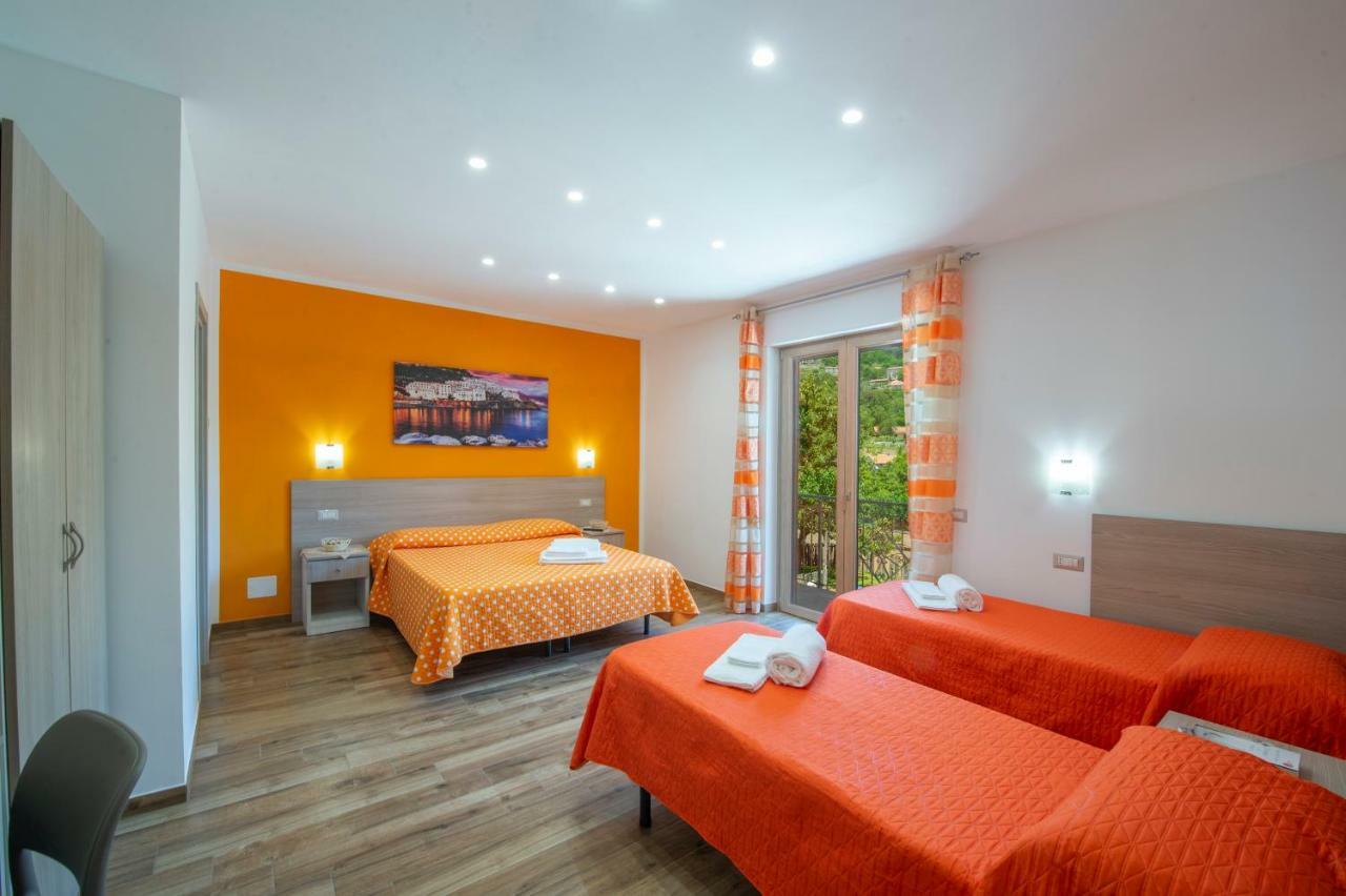 B&B Il Girasole Аджерола Экстерьер фото