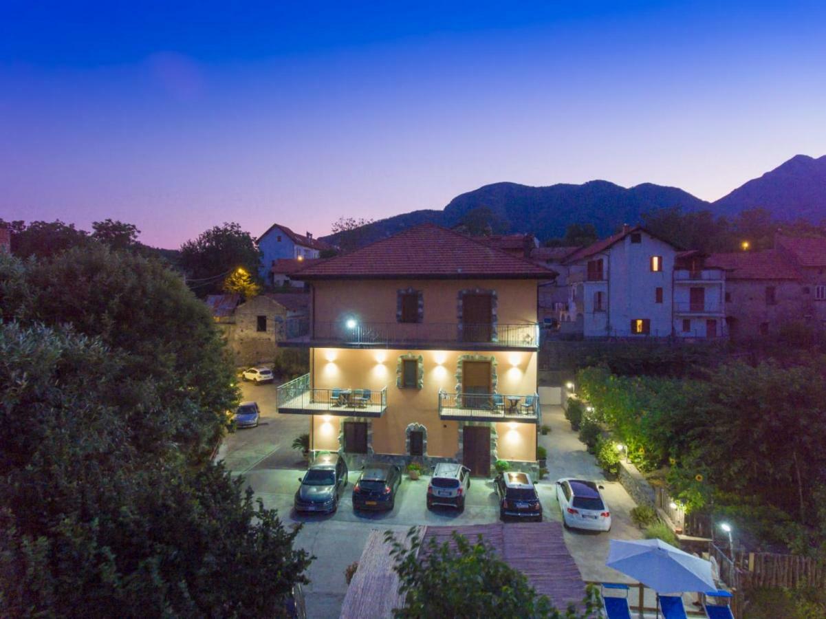 B&B Il Girasole Аджерола Экстерьер фото